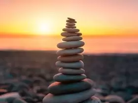 Allah merahmati hamba yang mendirikan shalat. Apabila membenci orang yang shalat, maka ia terputus dari rahmat Allah.