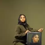 Allah Swt yang menurunkan syariat jilbab agar manusia menutup aurat. Siapakah Allah itu? Kewajiban pertama manusia ialah mengenal Allah.