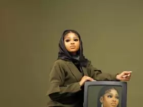 Allah Swt yang menurunkan syariat jilbab agar manusia menutup aurat. Siapakah Allah itu? Kewajiban pertama manusia ialah mengenal Allah.