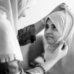 istiqomah dalam berjilbab.